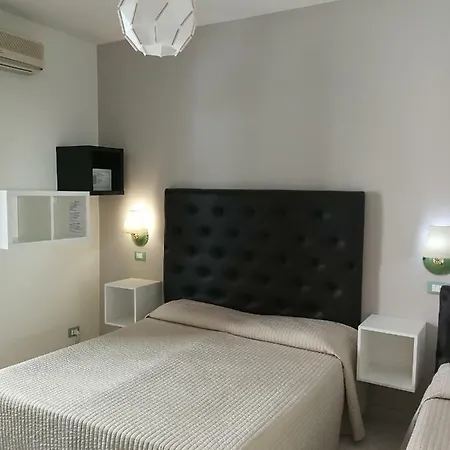 Ig-tysandros Otel Giardini Naxos