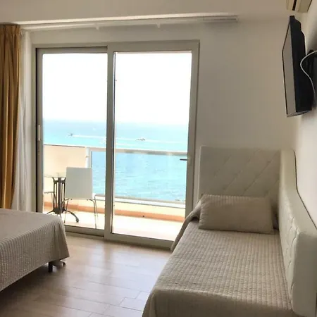 Ig-tysandros Otel Giardini Naxos